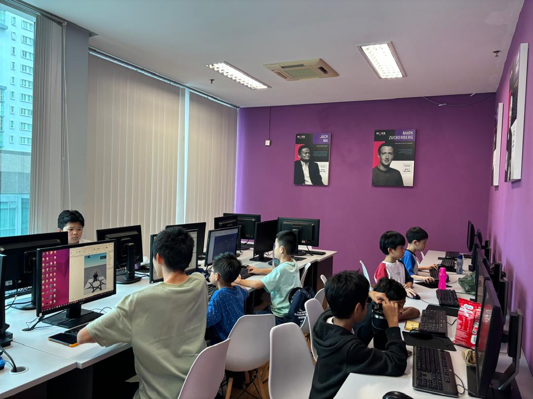 A full NOVA classroom of students at their computers